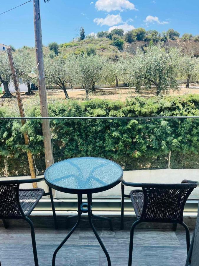 Suites Ris Néa Péramos Εξωτερικό φωτογραφία
